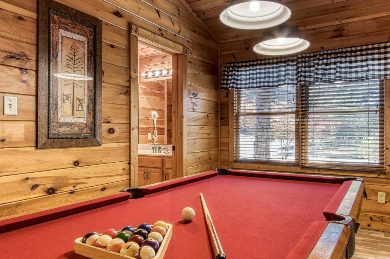 Dog Friendly, Romantic Mtn Getaway Hot Tub Pool Gatlinburg Exterior foto